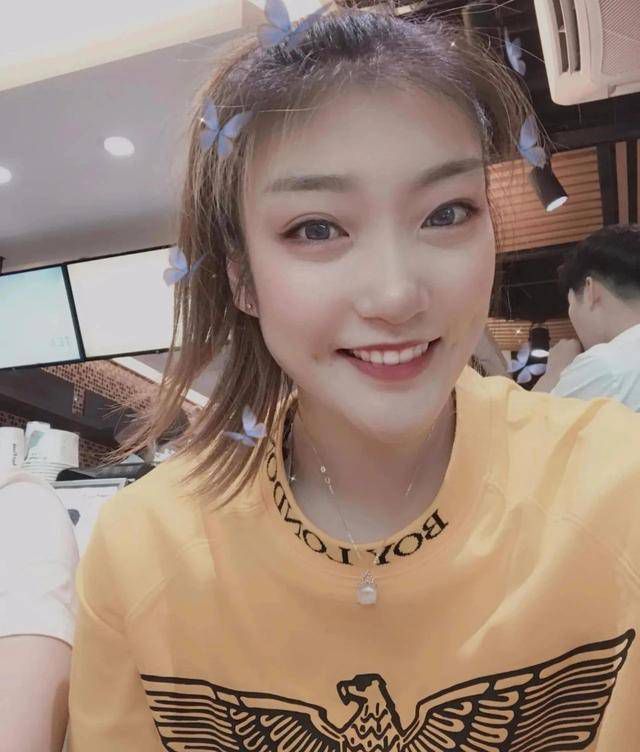 秘书用嘴巴含精大口吞精
